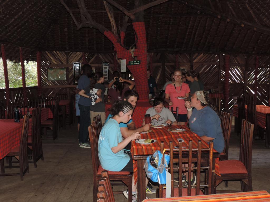Hotel Enchoro Wildlife Camp Ololaimutiek Exterior foto