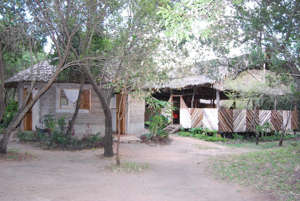 Hotel Enchoro Wildlife Camp Ololaimutiek Exterior foto